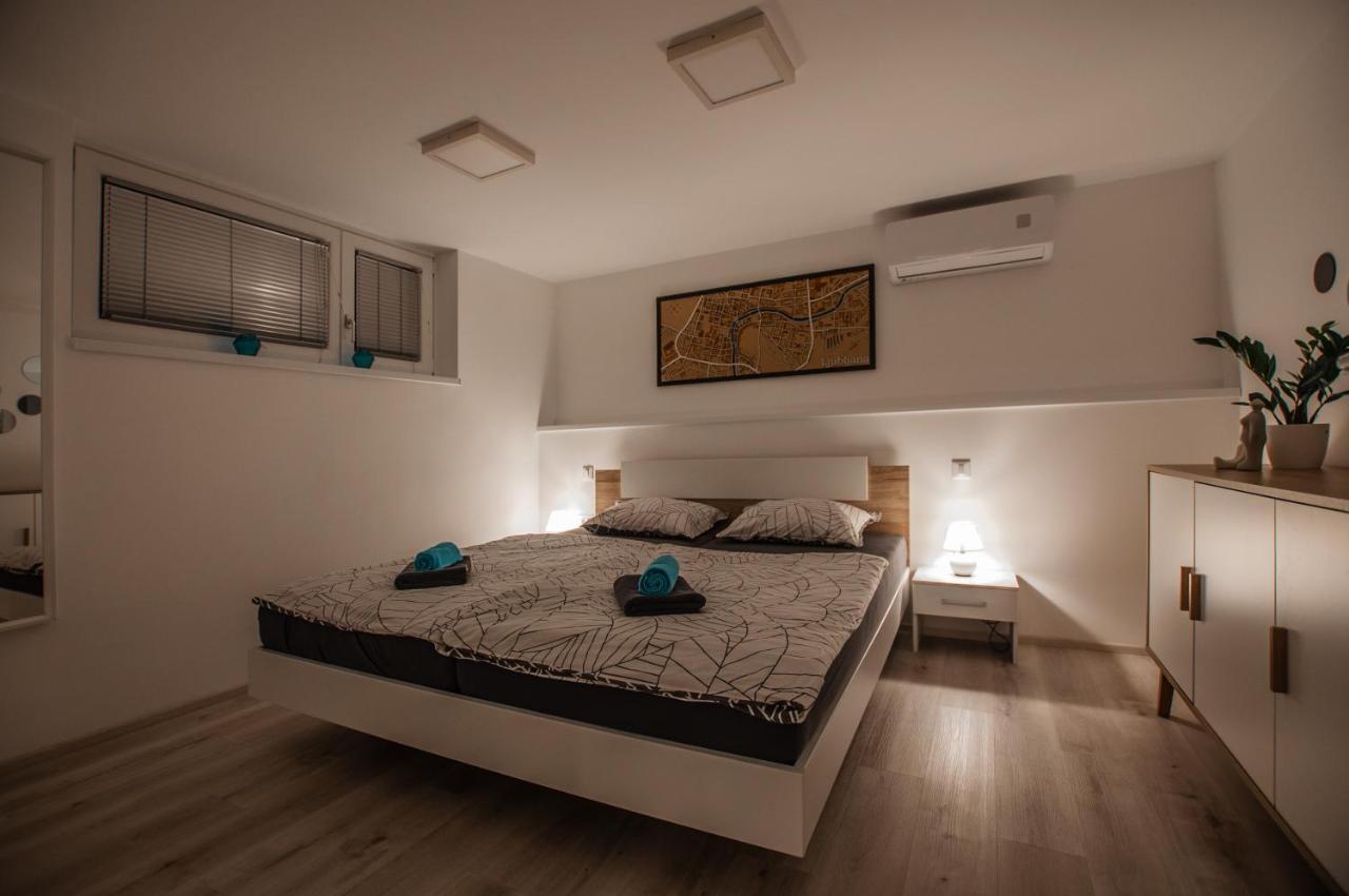 Cozy Little Apartments อิก ภายนอก รูปภาพ